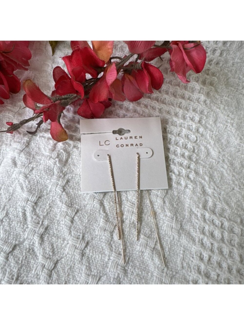 LC Lauren Conrad Dainty Thin Textured Gold Bar Earrings Dangle Gold Tone NEW